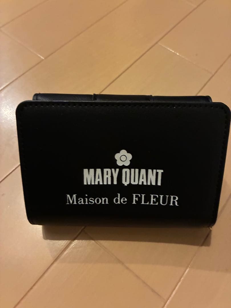 メゾンドフルールマリクワコラボ三つ折り財布