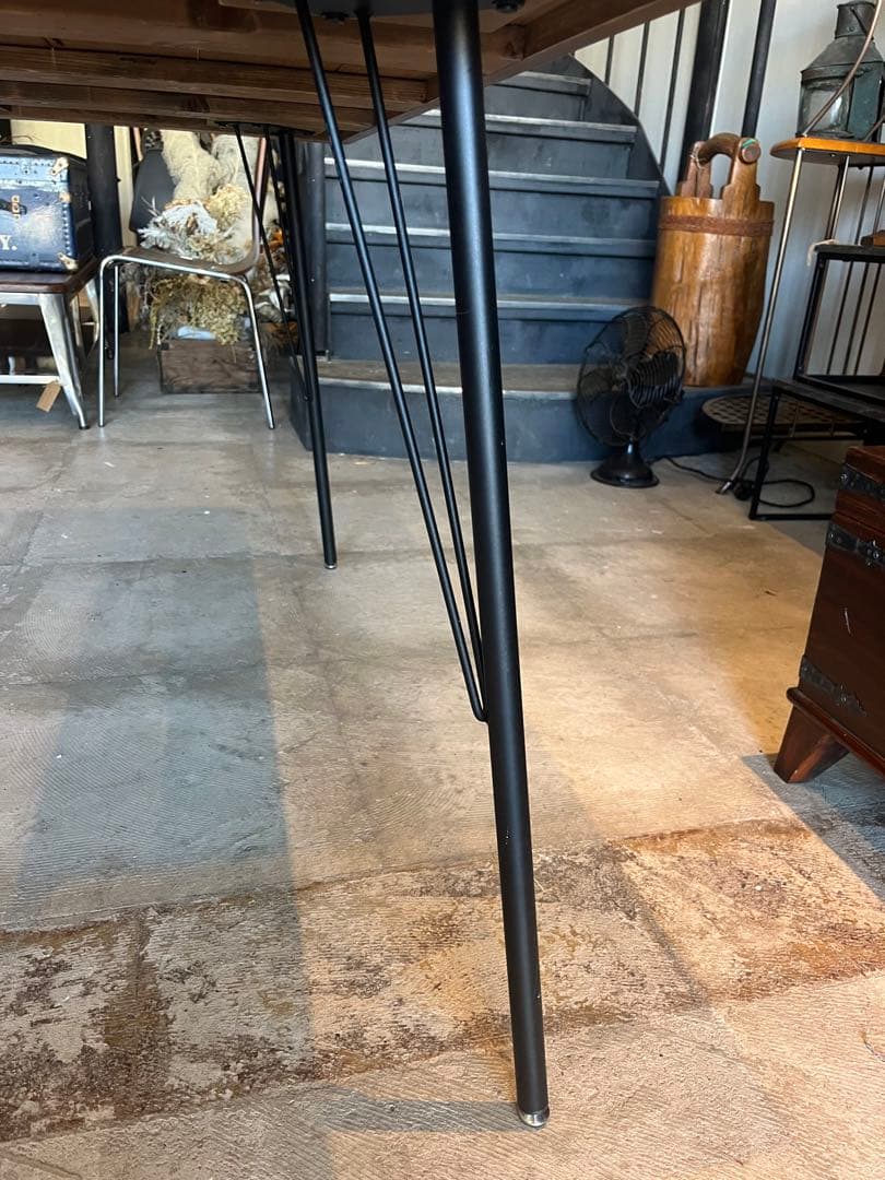 インダストリアル　ダイニングテーブル