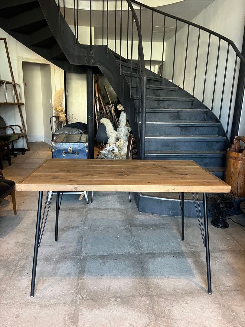 インダストリアル　ダイニングテーブル