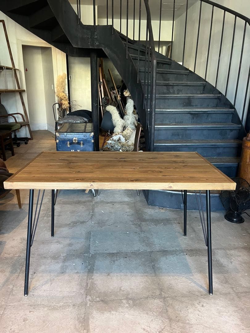 インダストリアル　ダイニングテーブル