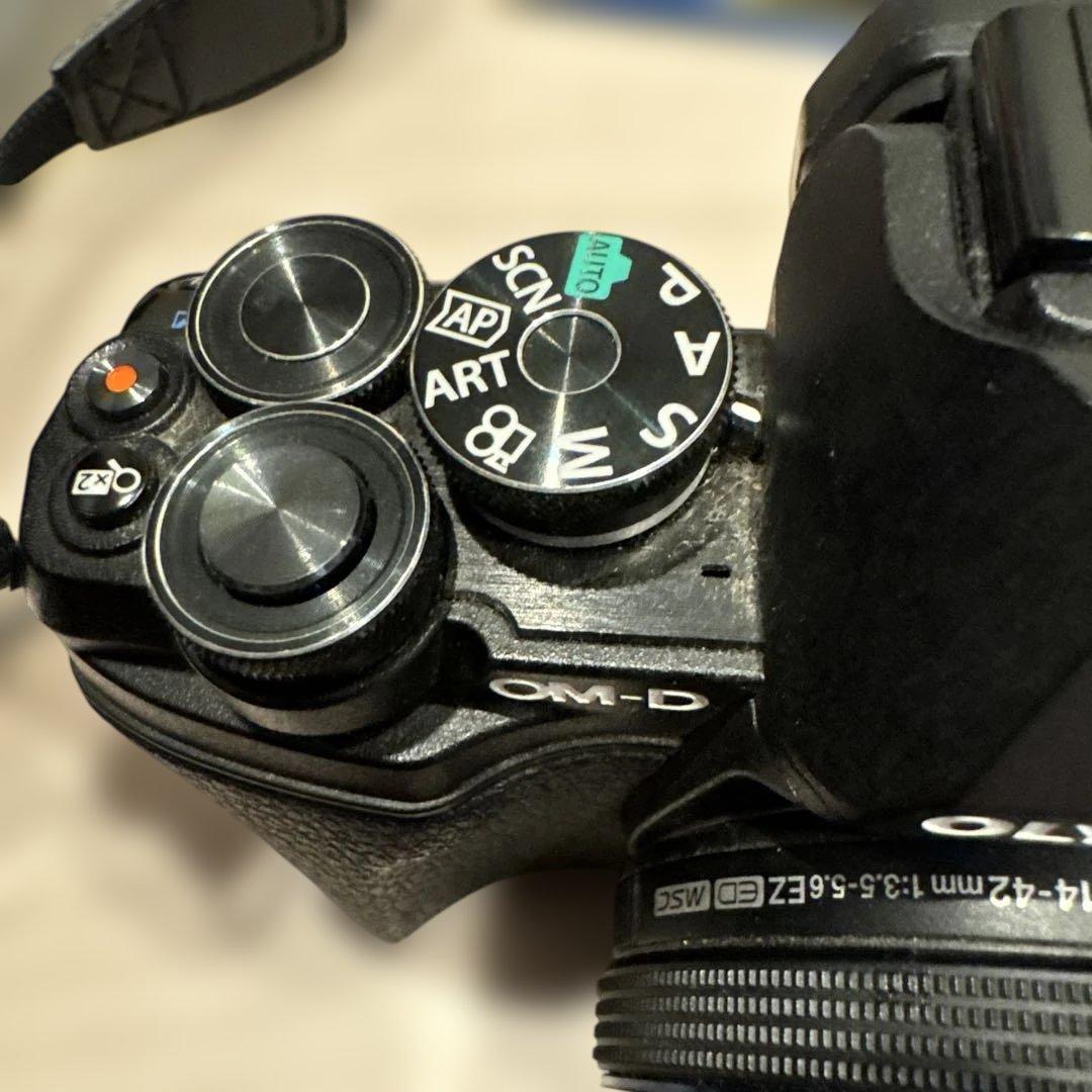 ♡OLYMPUS E-M10 MarkIII♡デジタルカメラ
