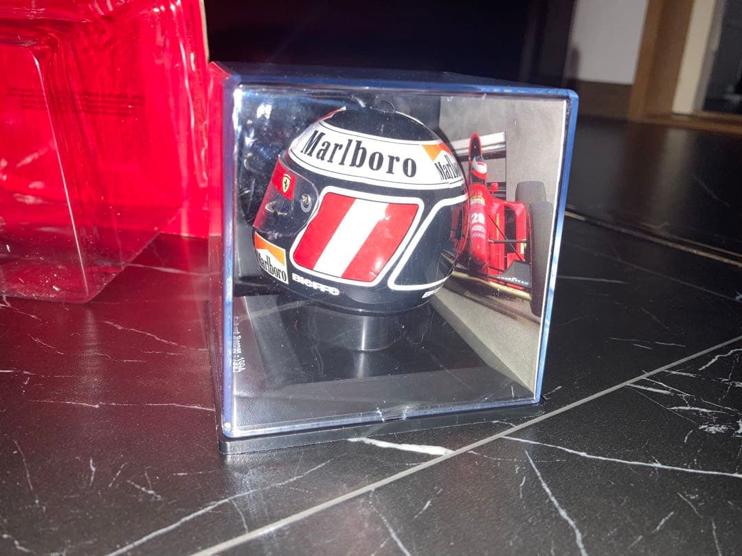 希少　マルボロ仕様　ビッグスケールF1コレクション　ベルガー　1/5 ヘルメット