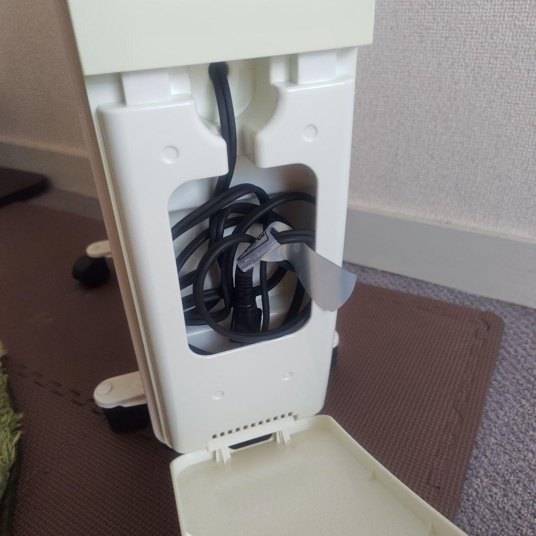 2018年製　アイリスオーヤマ　ウェーブ型　オイルヒーター