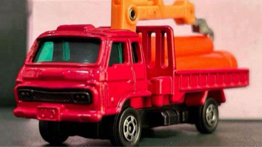 トミカ UD コンドル クレーン付カーゴトラック スーパーギフト