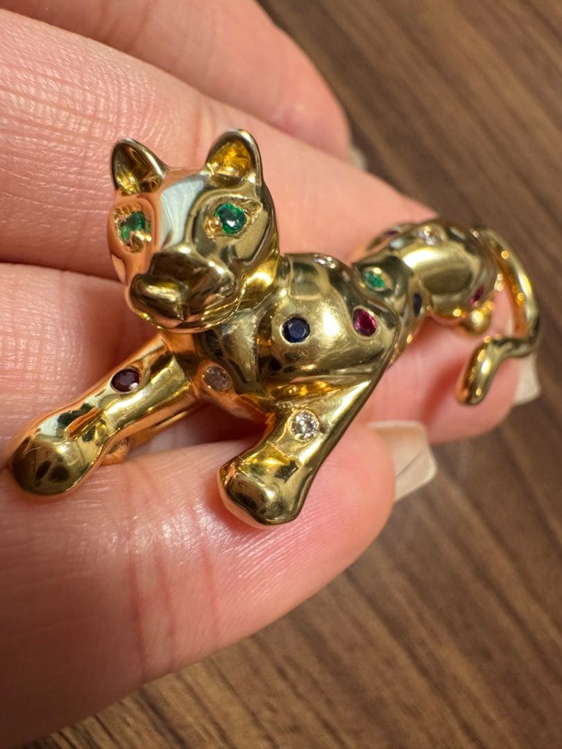 鑑別書付き　豹/パンサーブローチ　k18YG 色石　ダイヤ16.9g