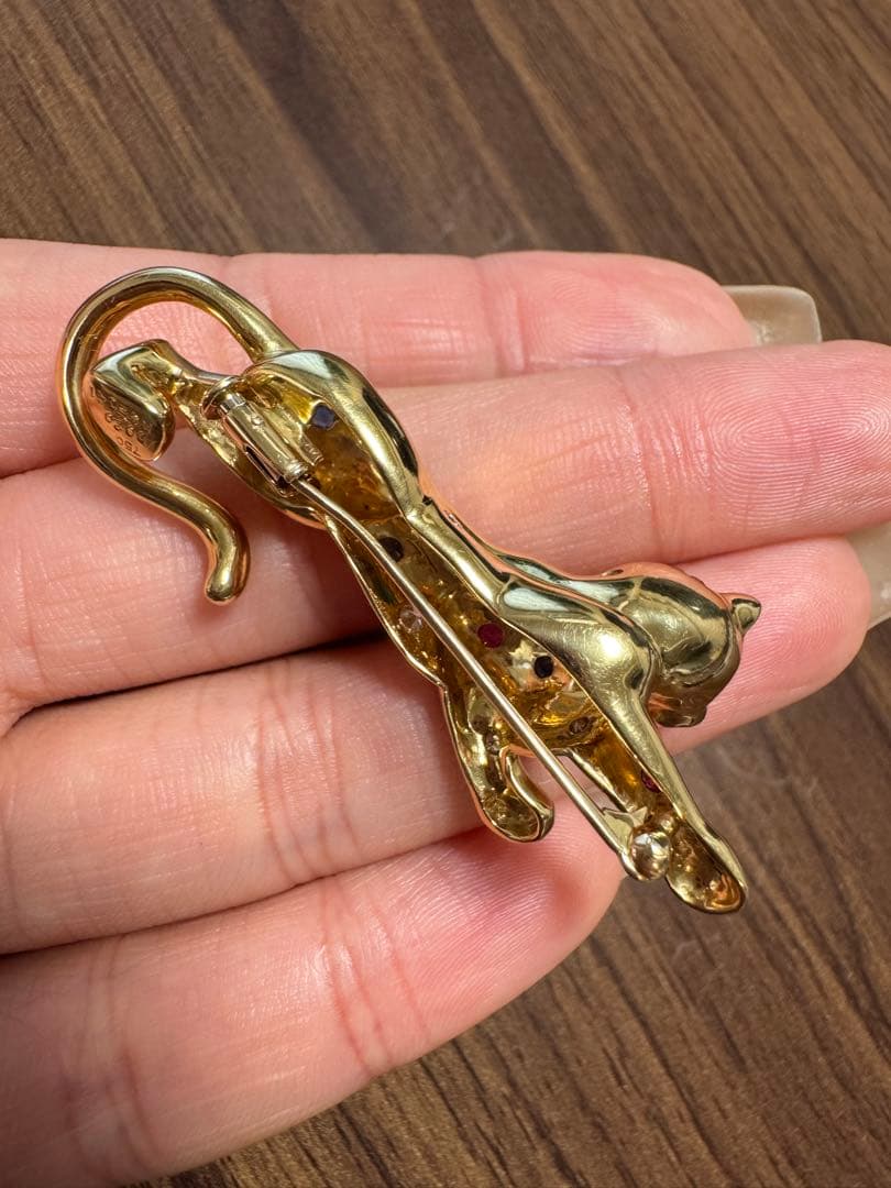 鑑別書付き　豹/パンサーブローチ　k18YG 色石　ダイヤ16.9g