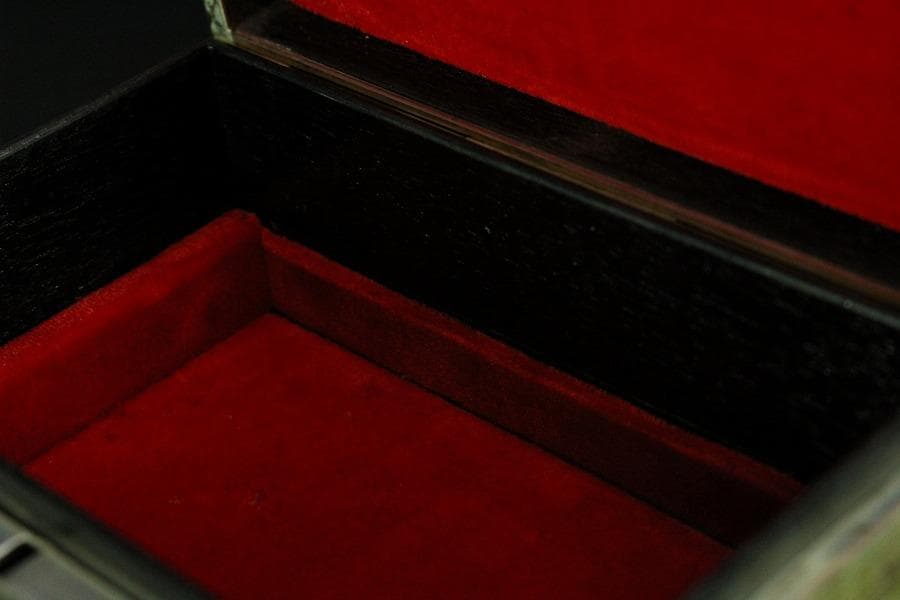 銀製 刻花紋 宝石箱 silver 鍵付 未使用(K-XA675)