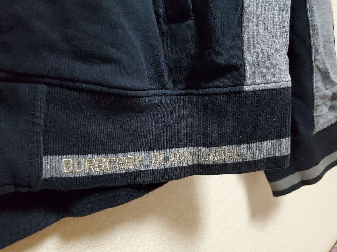 バーバリー　ブラックレーベル ホースマーク入り　ジップアップパーカー