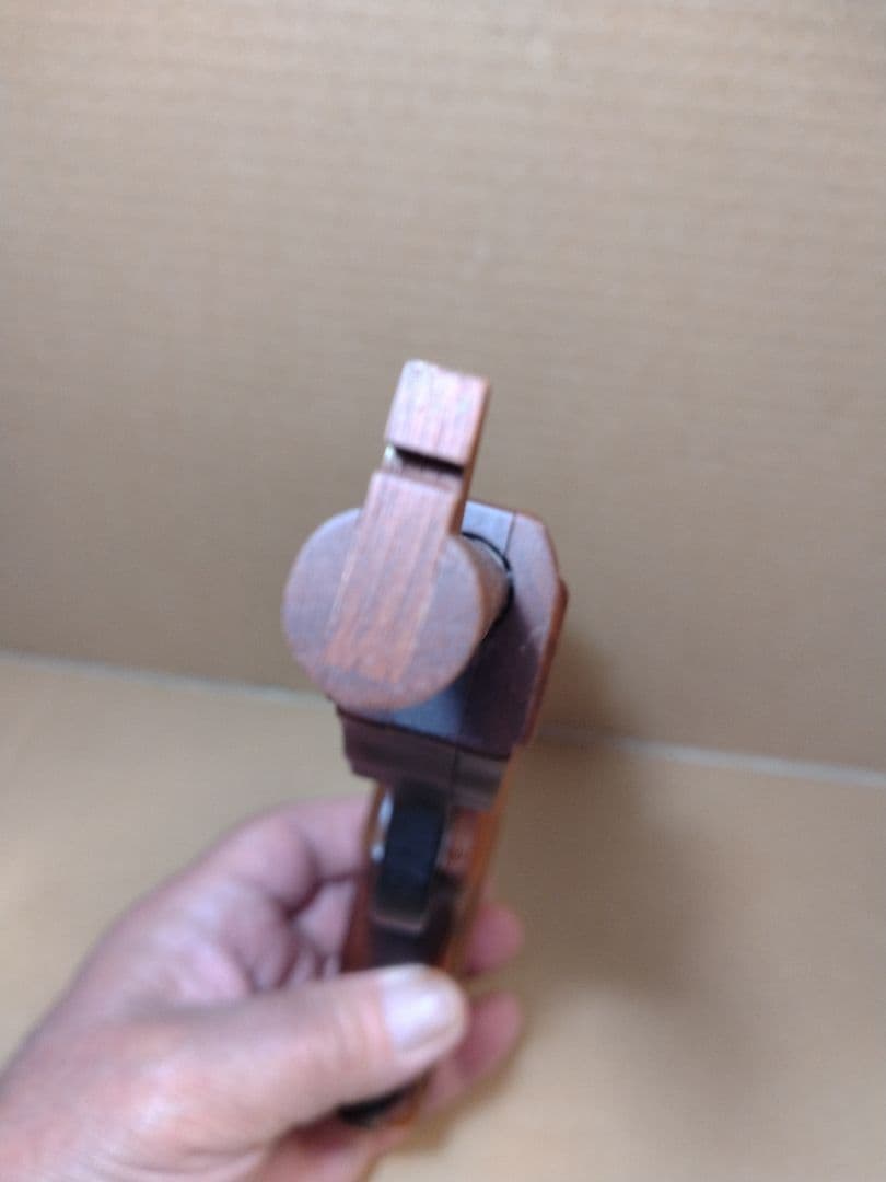 長期保管　木製ピストル ワルサーP38 ルパン三世　GRASPシリーズ　台座付き