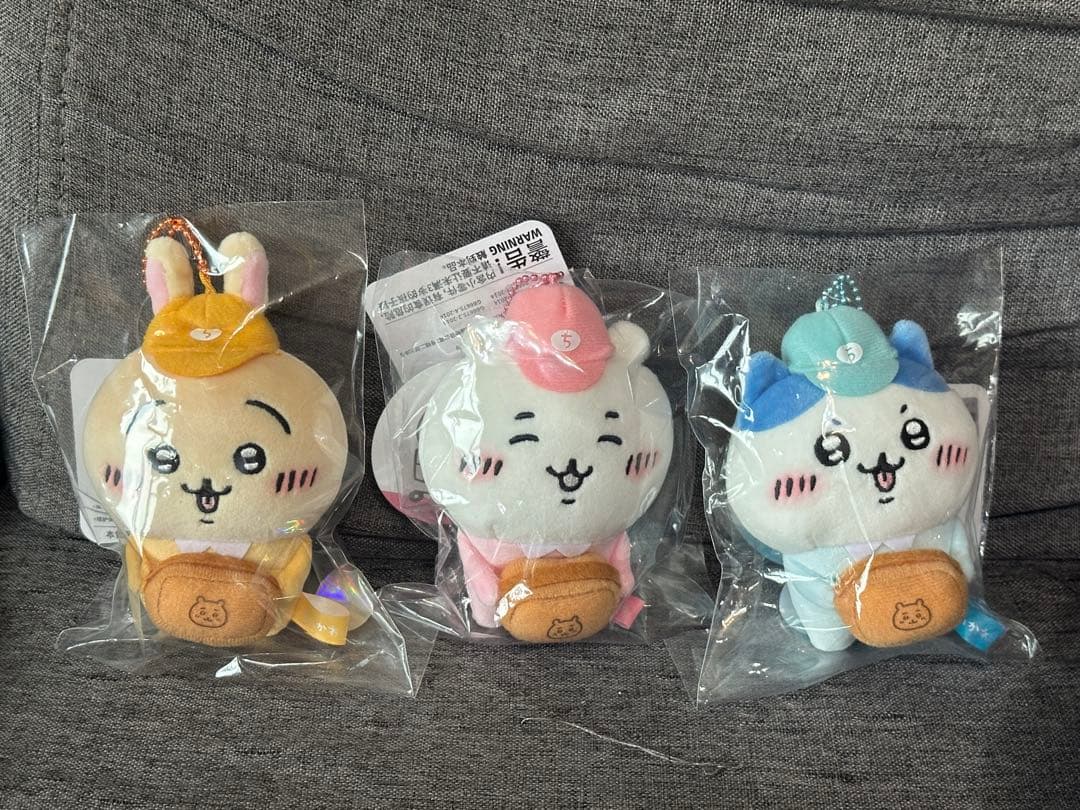 ちいかわ 働くスタッフさんマスコット ハチワレ　うさぎ