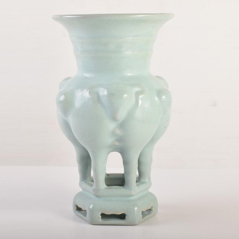 中国　龍泉窯　粉青釉　羊形瓶　高さ約30.5cm　時代箱付　C　7178A