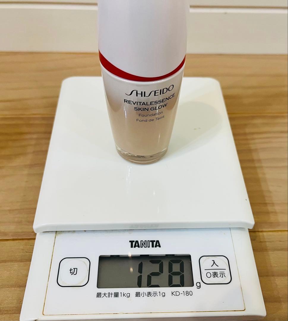 SHISEIDO エッセンス　スキングロウ　ファンデーション　パウダー