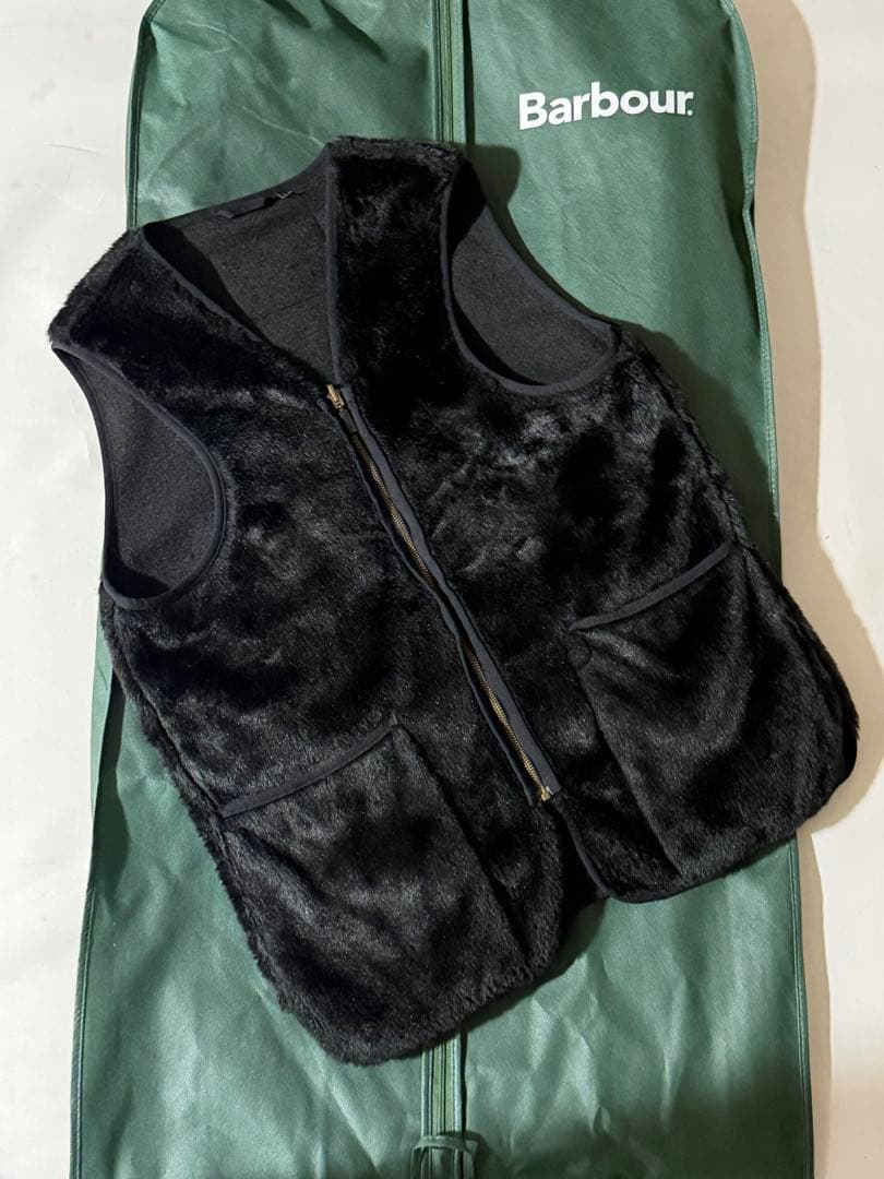 美品 Barbour ファーライナー ベスト ブラック 40 バブアー