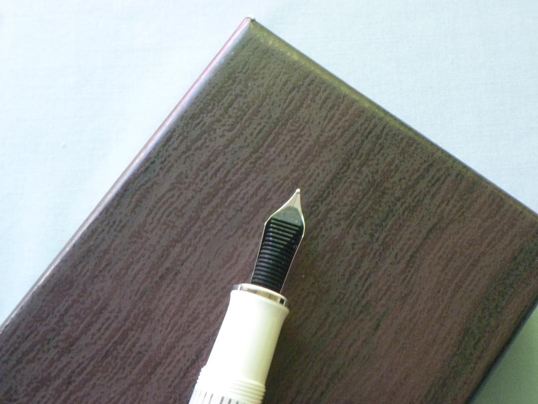 Pelikan ペリカン 万年筆 スーベレーン M605 ホワイトストライプ