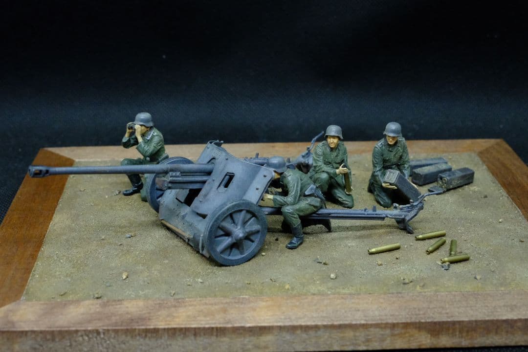 タミヤ 対戦車砲 5cm（1/35） プラモデル完成品　ジオラマベース付き