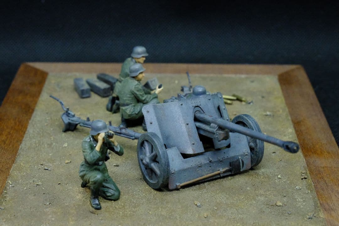 タミヤ 対戦車砲 5cm（1/35） プラモデル完成品　ジオラマベース付き