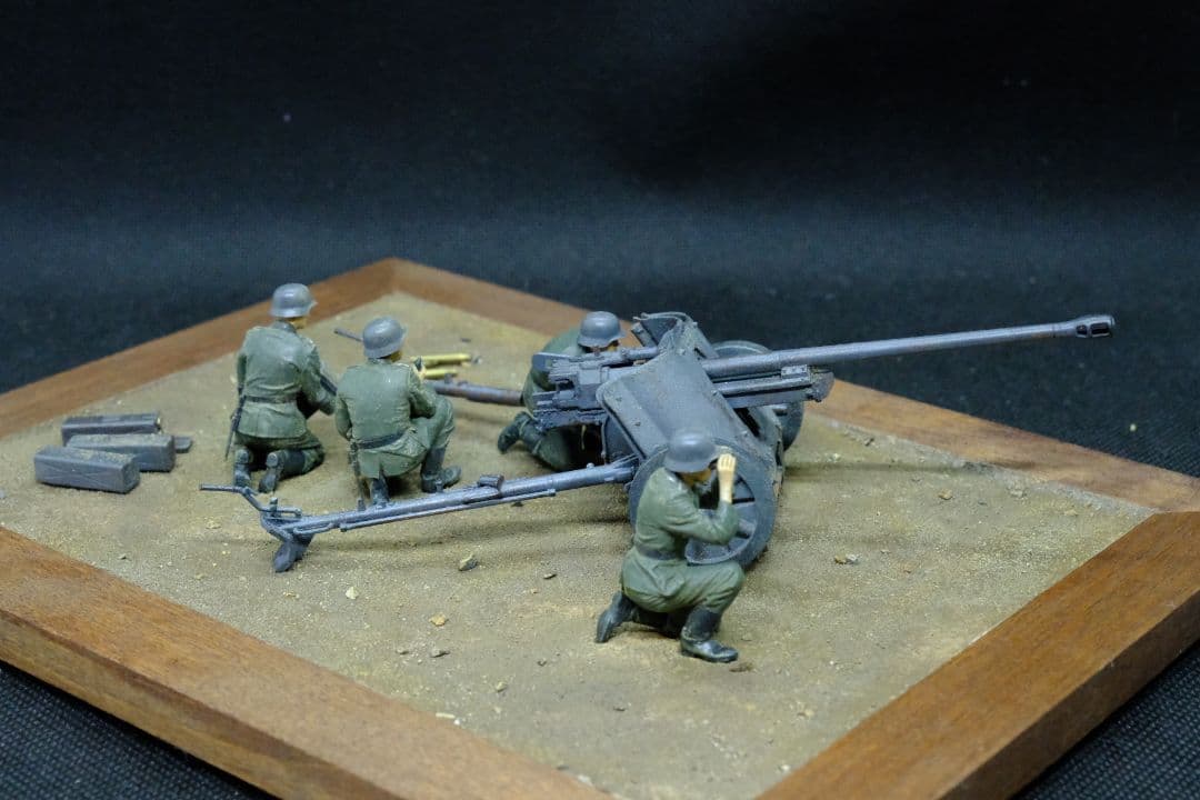 タミヤ 対戦車砲 5cm（1/35） プラモデル完成品　ジオラマベース付き