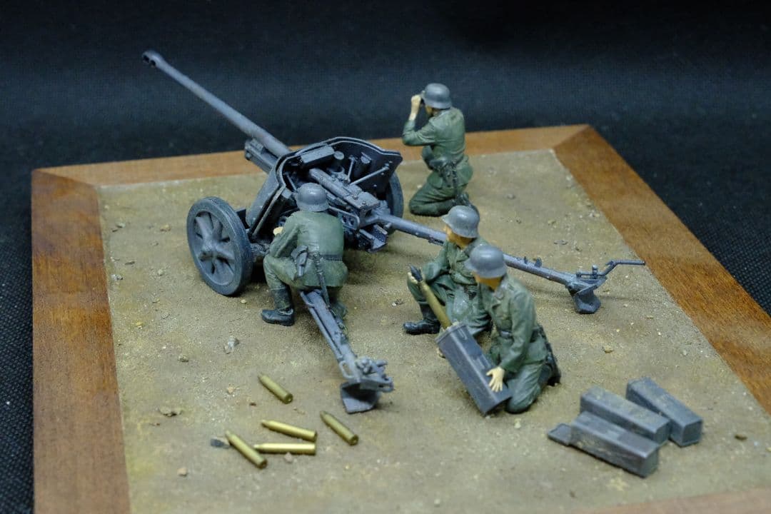 タミヤ 対戦車砲 5cm（1/35） プラモデル完成品　ジオラマベース付き