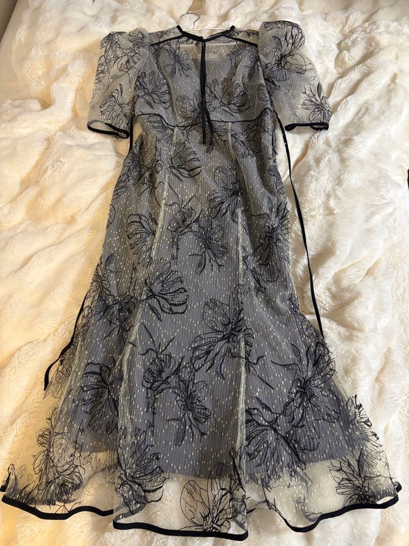 LEJA 花柄刺繍レースドレス　グレー