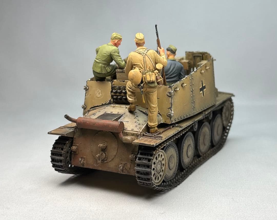 【完成品】サイバーホビー 1/35 自走歩兵砲 グリレH型 フィギュア3体付き