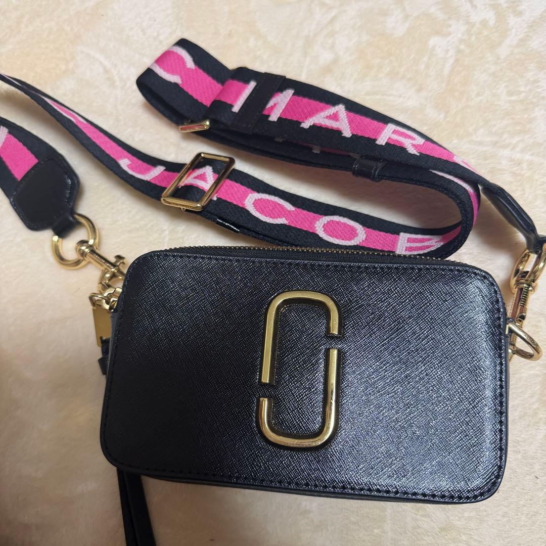 Marc Jacobs ブラック ショルダーバッグ スナップショット