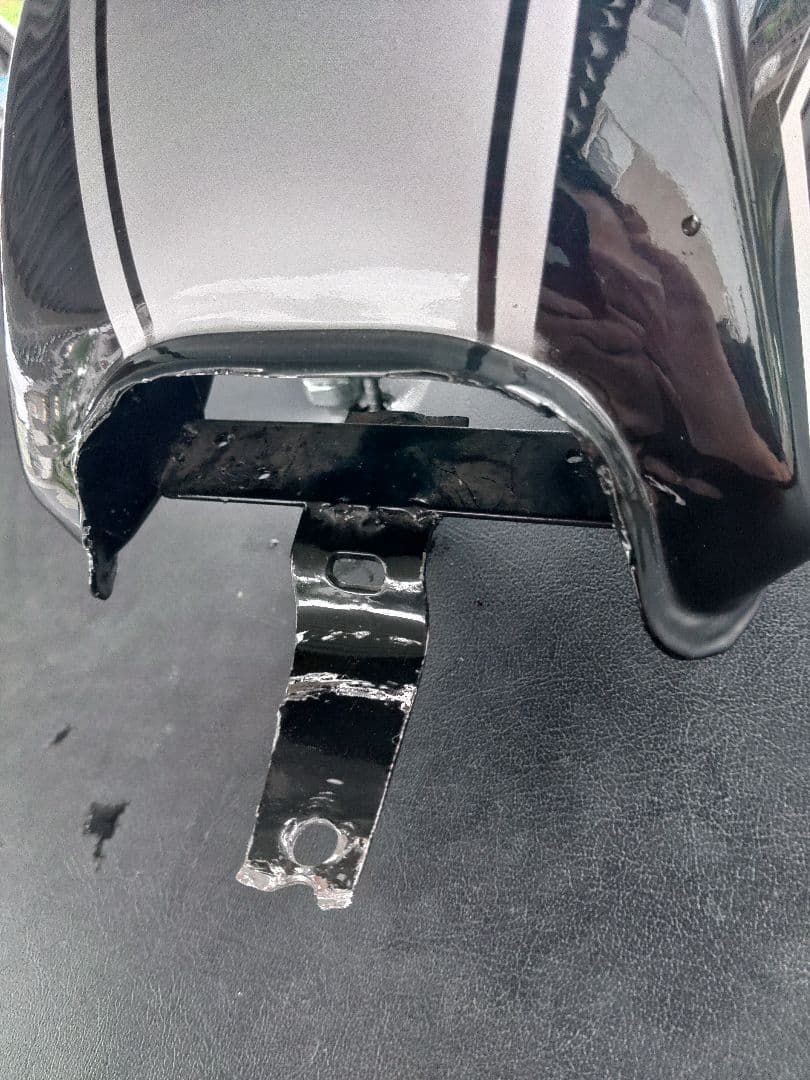 Yamaha バイクタンク 黒 ストライプ