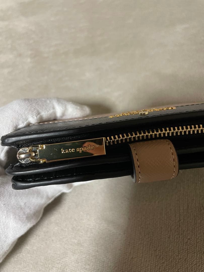 ケイトスペード　二つ折り財布　ブラックべージュ