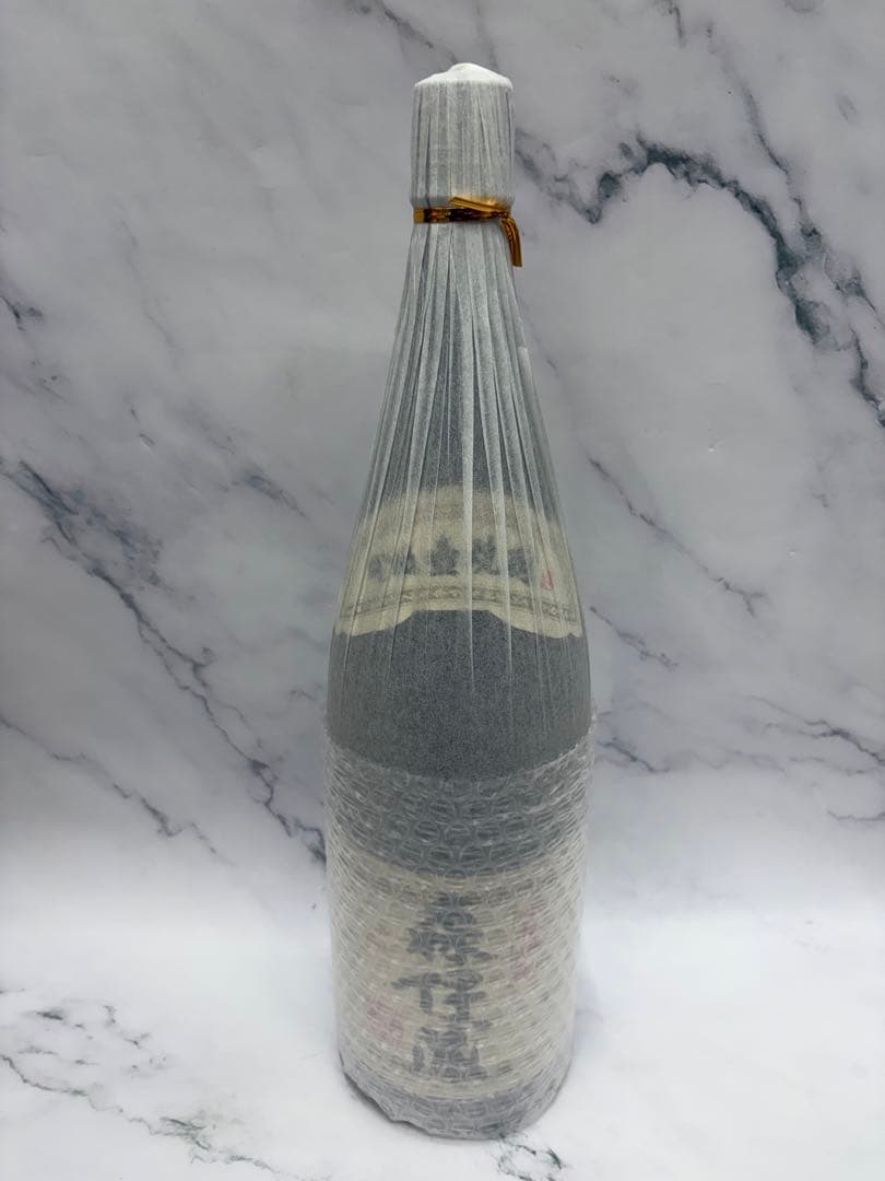 新品　未開栓　森伊蔵 焼酎 1800ml 桐箱入り　かめ壷焼酎　芋焼酎