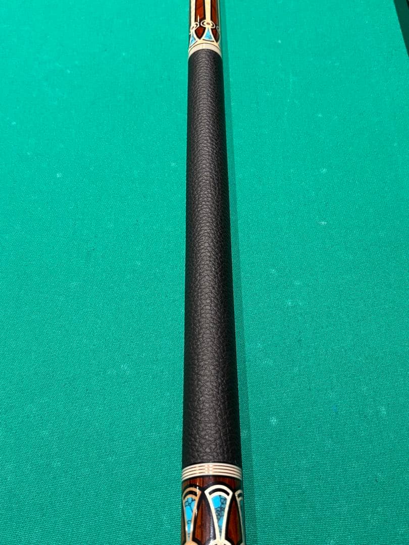 プレデター THRONE3-2ビリヤードキュー&キューケース　Revo11.8