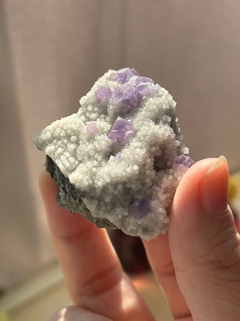 中国 ヤオガンシャン産　パープルブルー　フローライト　水晶　共生鉱物　鉱物標本