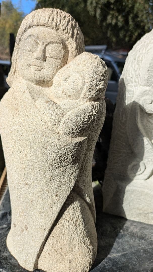 石彫、母子、愛、日本人による彫刻、倉田辰彦作