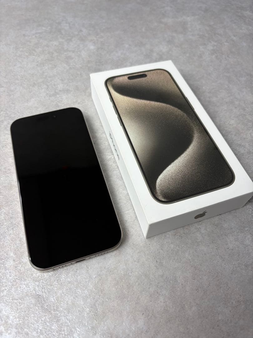 ヨ*ル様 Apple iPhone 15 Pro 256GB 本体 ナチュラルチ