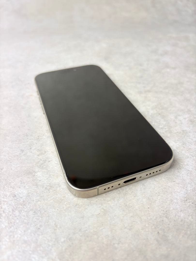 ヨ*ル様 Apple iPhone 15 Pro 256GB 本体 ナチュラルチ