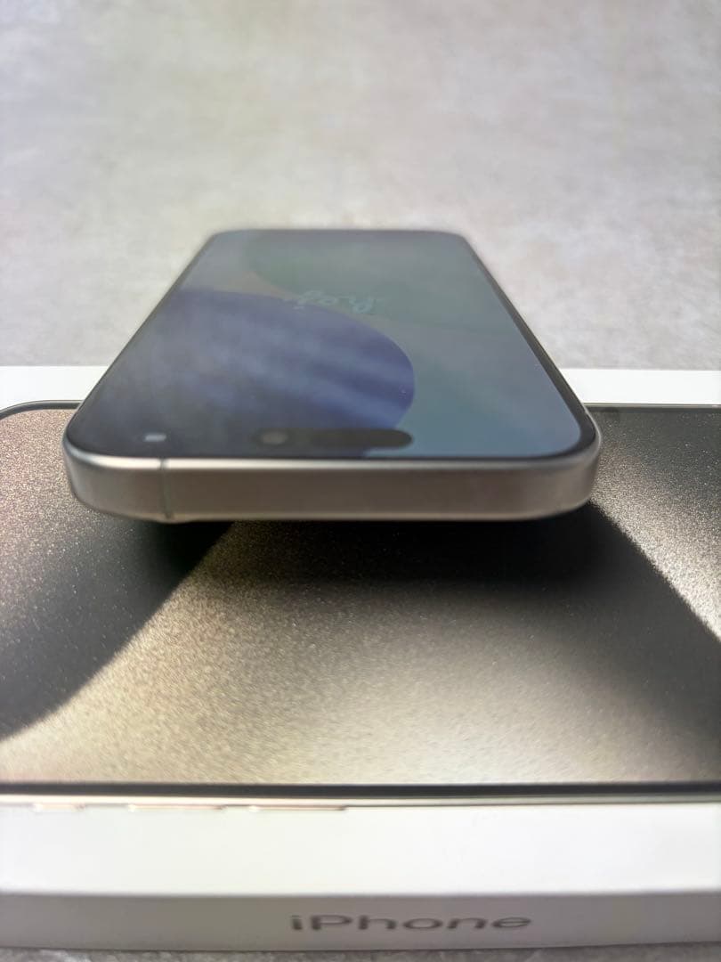 ヨ*ル様 Apple iPhone 15 Pro 256GB 本体 ナチュラルチ