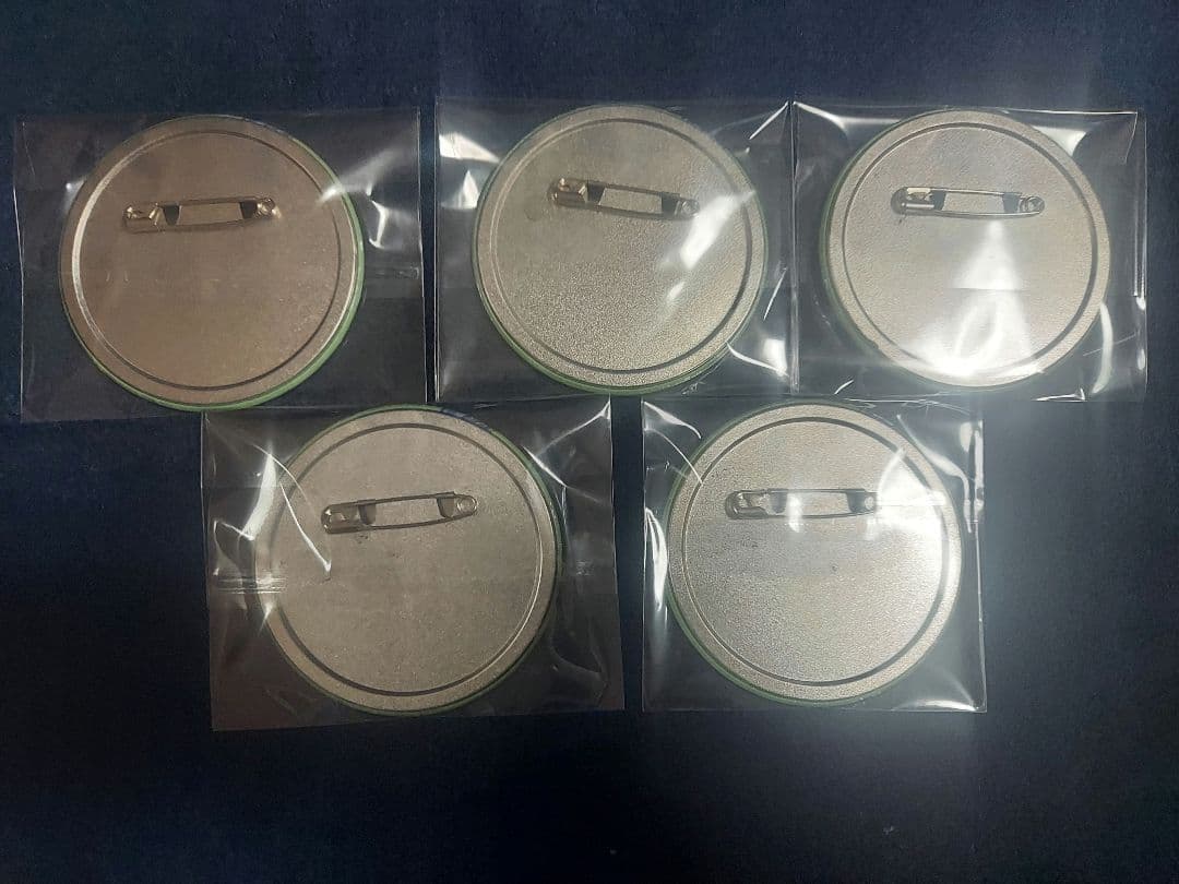 カリスマ アイドルブレイク 缶バッジ 依央利 49点