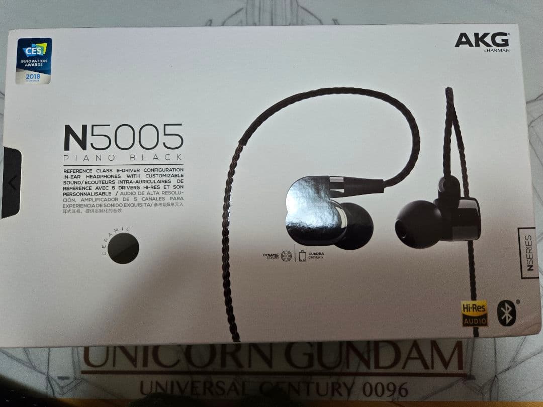 美品　AKG N5005 ピアノブラック