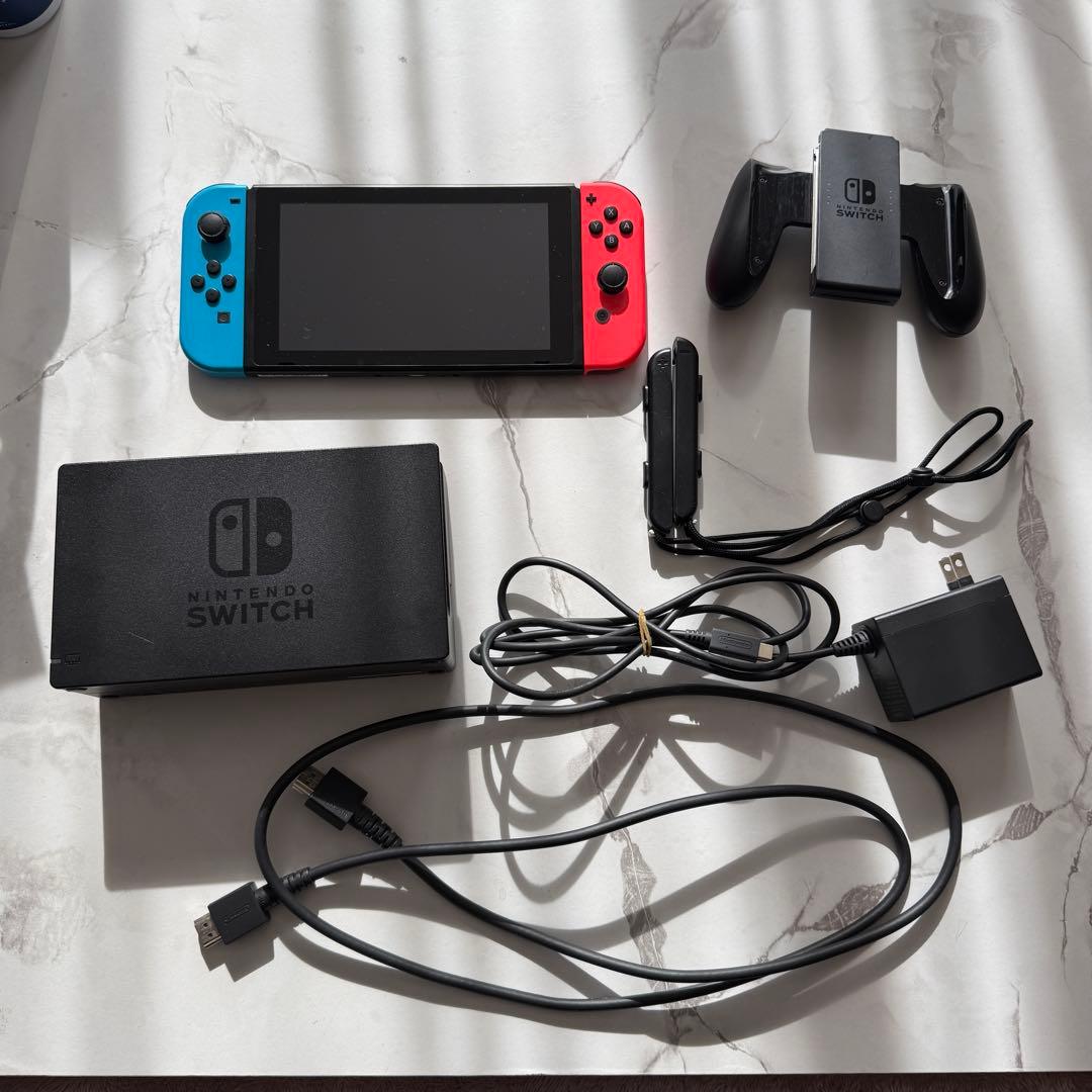 週末値下げ中　Nintendo Switch 本体 青/赤 オレンジ紫追加