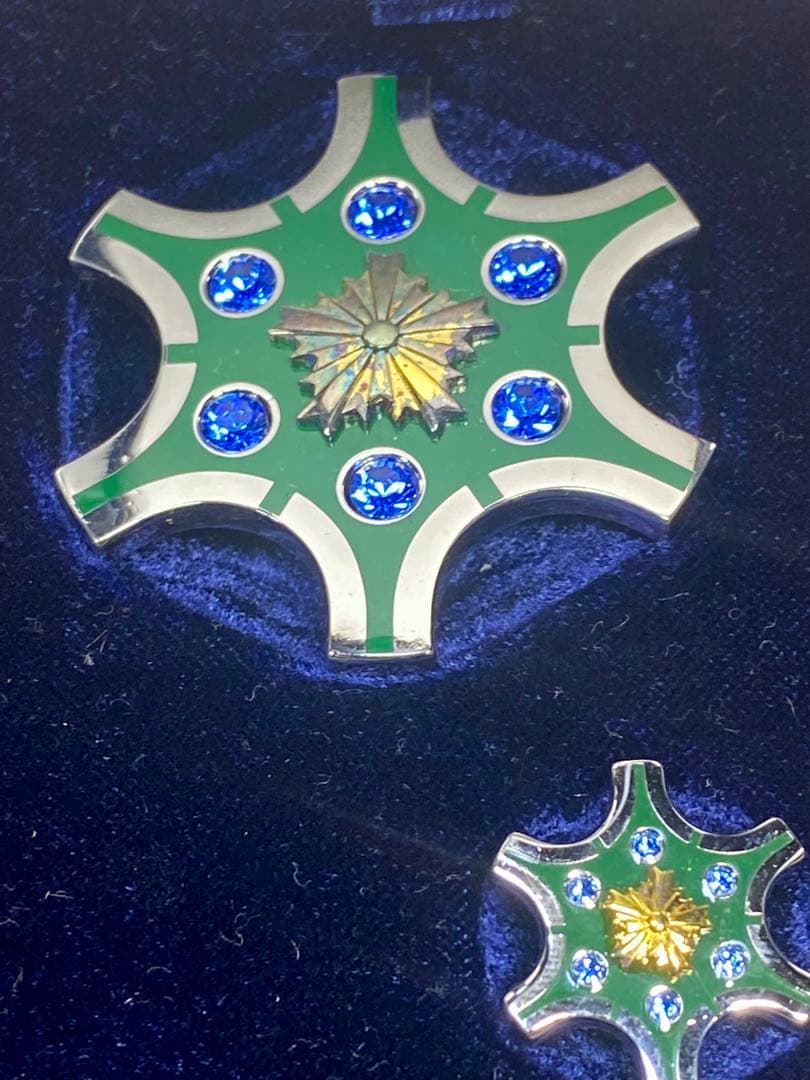 暴力追放栄誉銅章 防犯栄誉金章 銀章 銅章 4個セット 勲章 徽章 警察