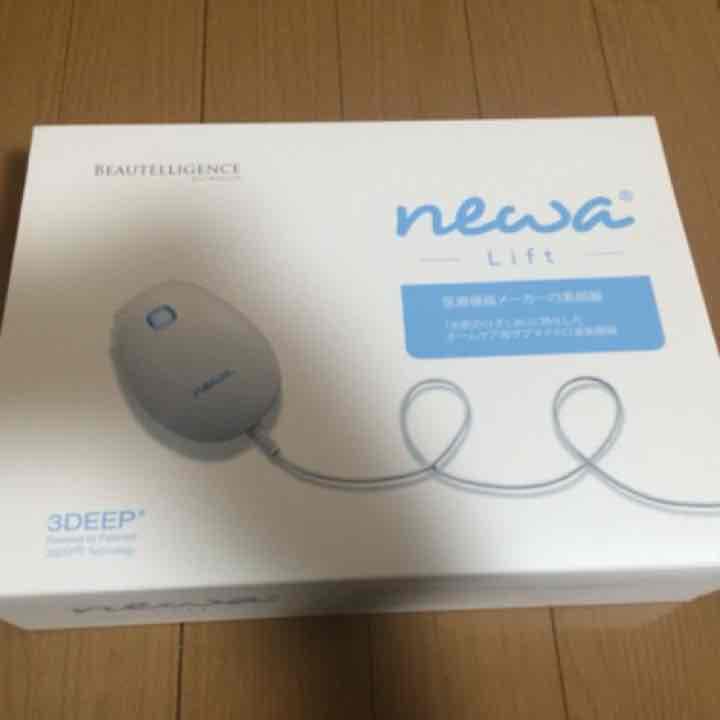 (値下げ交渉歓迎!!)美顔器 newa lift ニューワリフト