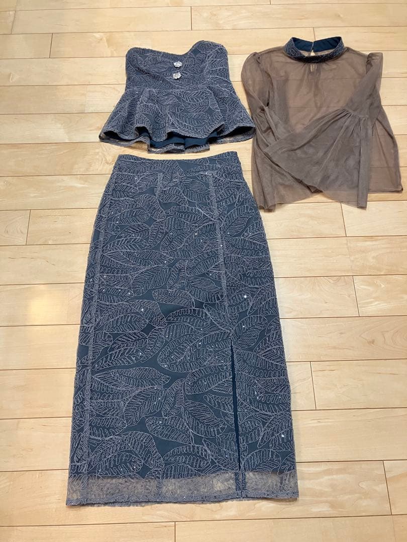 k*︎様 【leja】スパンコールビジューボタンセットアップワンピース グレー