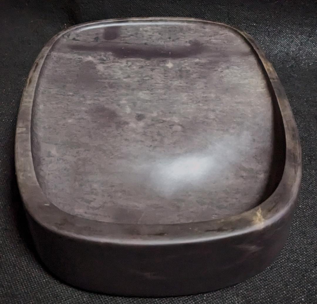 【端渓硯】◆蕉葉白・胭脂暈・雨滴青花・魚脳凍・金線の美石◆唐木天地蓋◆約十吋楕硯