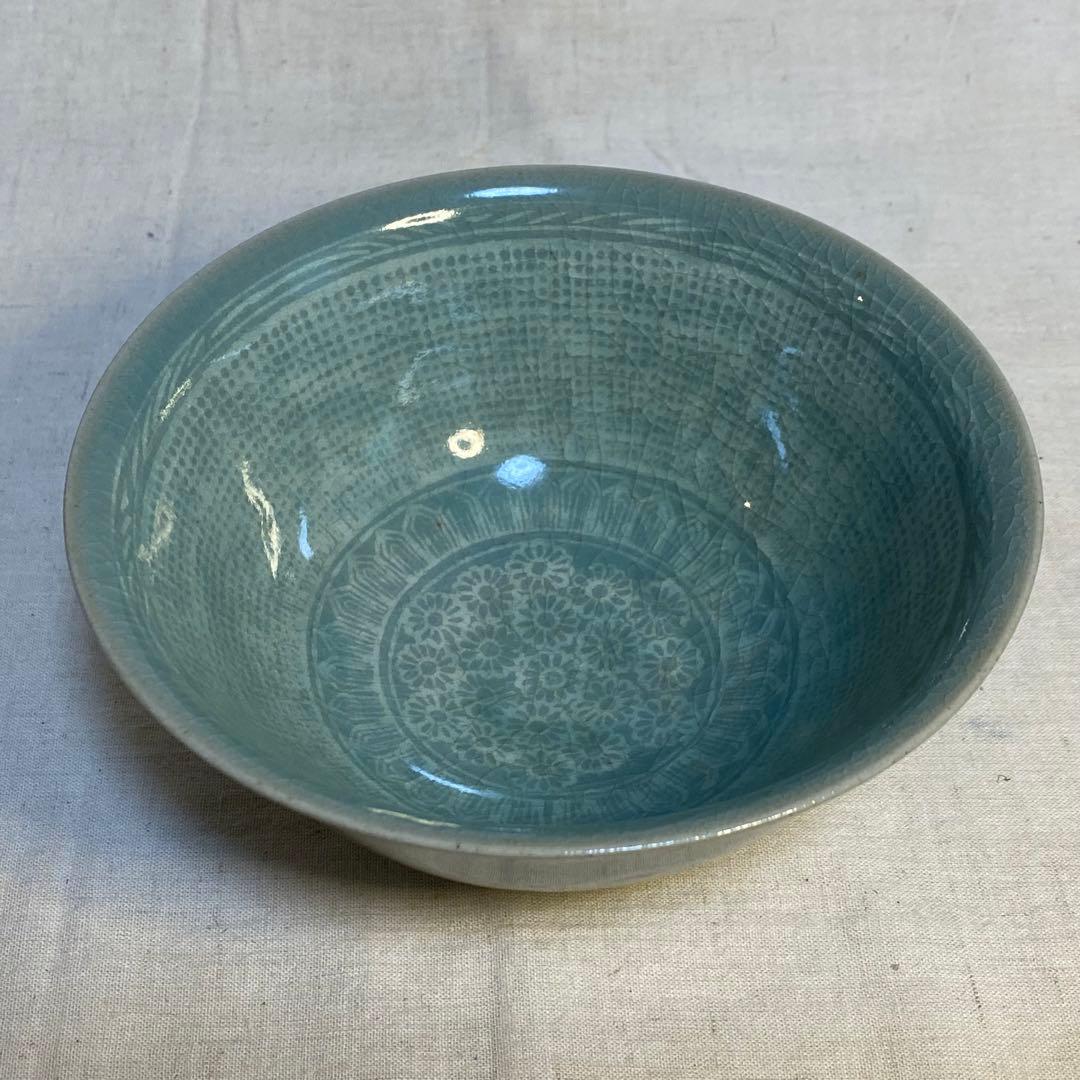 青磁　茶碗　白象嵌　菊花紋　高麗青磁　流谷　朝鮮・韓国⑤