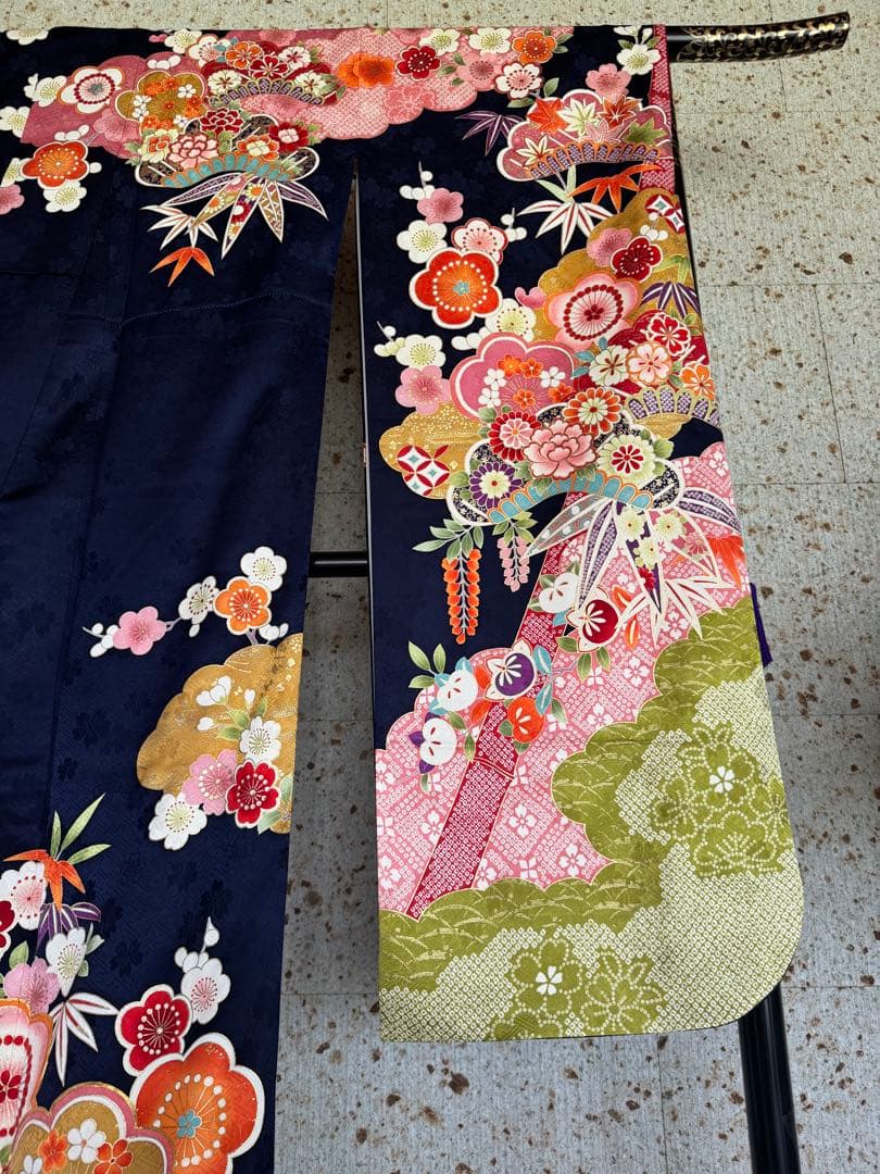 専用です　4点セットLサイズ松竹梅に牡丹菊模様刺繍振袖(684)