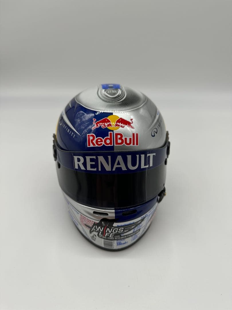 F1 レッドブル　Vettel & Webber 1/2ヘルメット セット