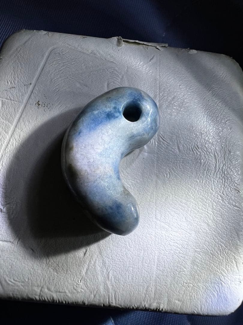 糸魚川翡翠　入コン沢　勾玉　青翡翠