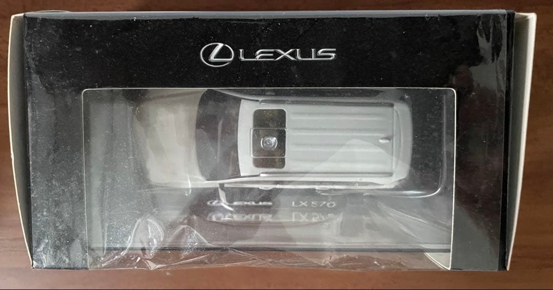 再値下げ！Lexus LX 570 1/43スケール ミニカー