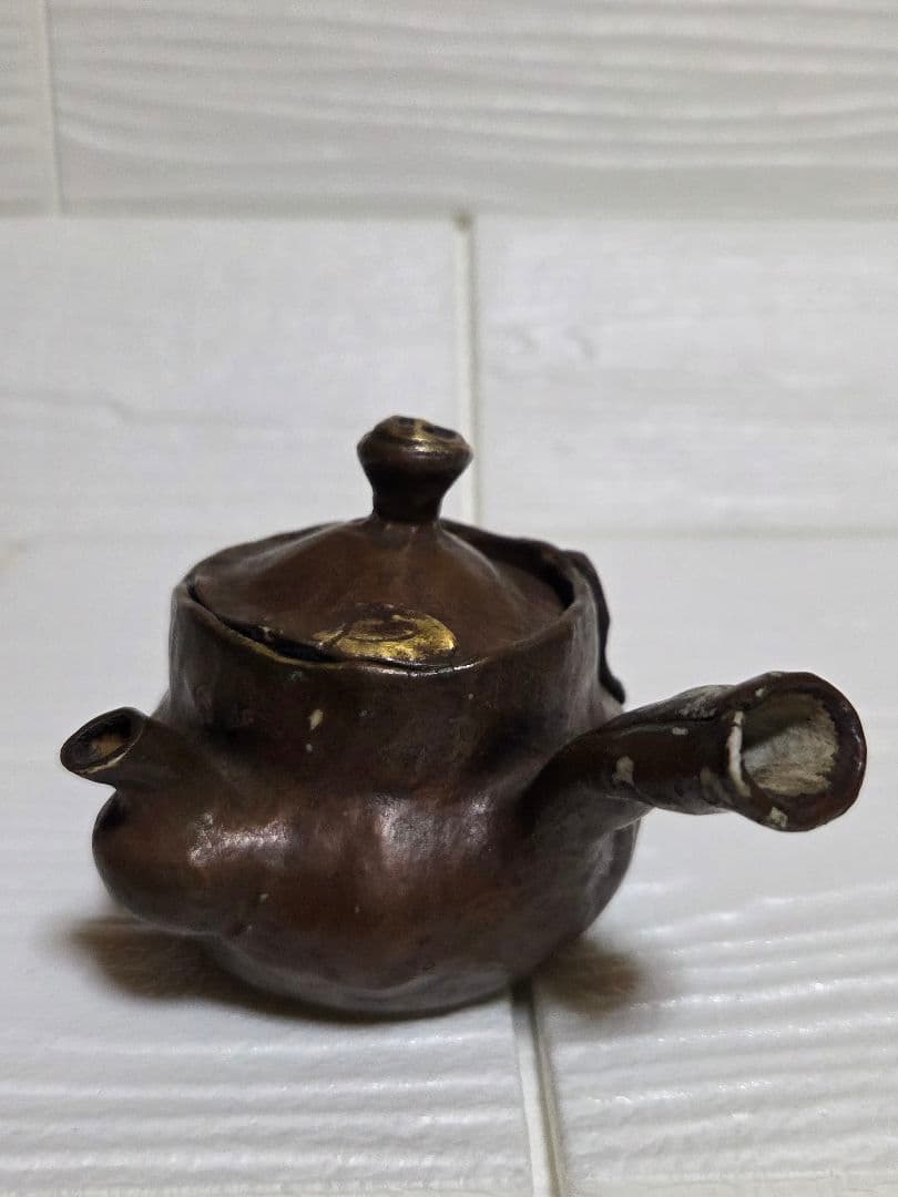 アンティーク 陶器製急須と茶碗 小型 ダークブラウン 金色装飾