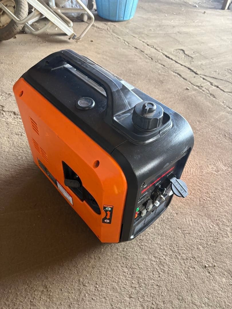 インバーター発電機　220V 50HZ 3500W 農業ドローンなどに