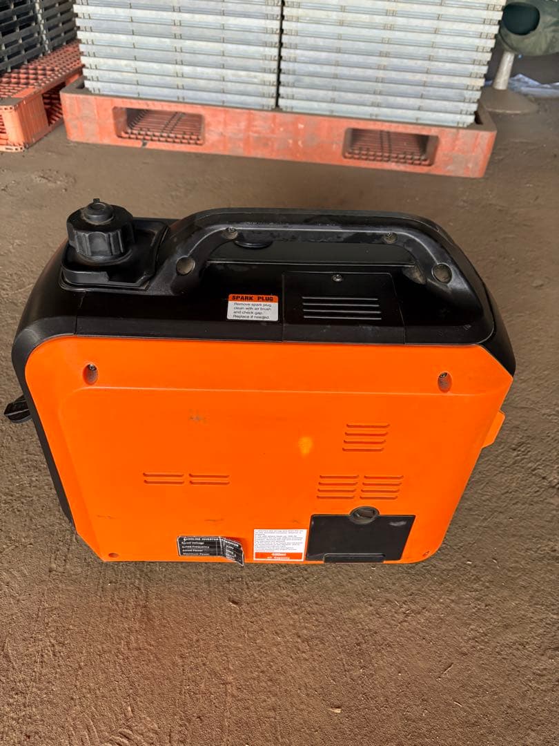 インバーター発電機　220V 50HZ 3500W 農業ドローンなどに