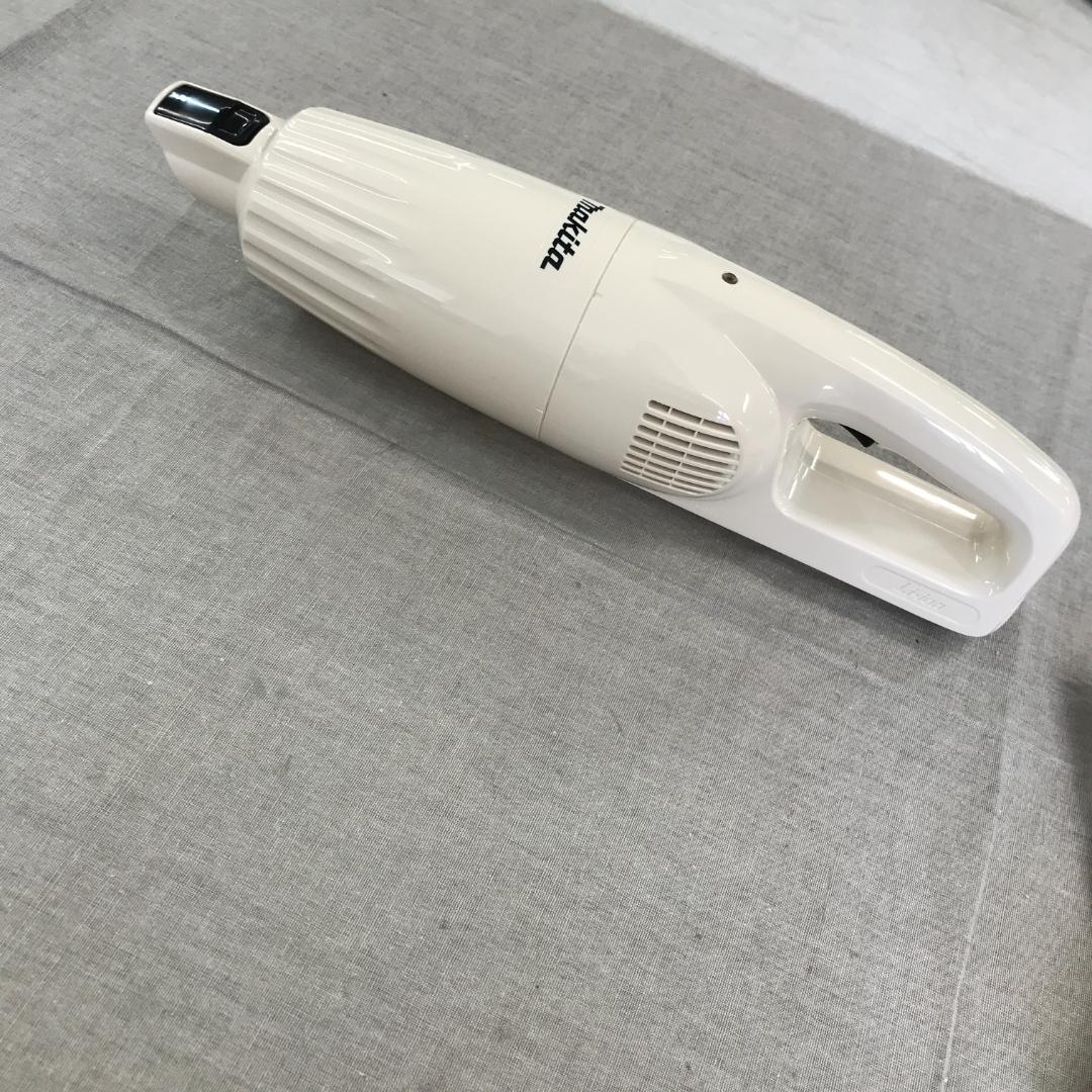 マキタ(Makita) 充電式クリーナ0.8V2Ah 充電器付 CL116DWI